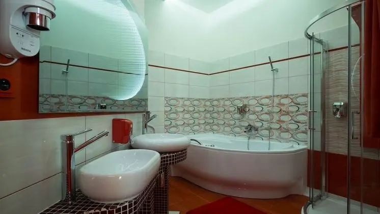 Design Tek Büyük Yataklı Oda (Red)