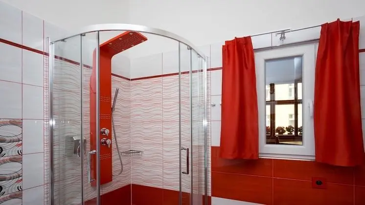 Design Tek Büyük Yataklı Oda (Red)