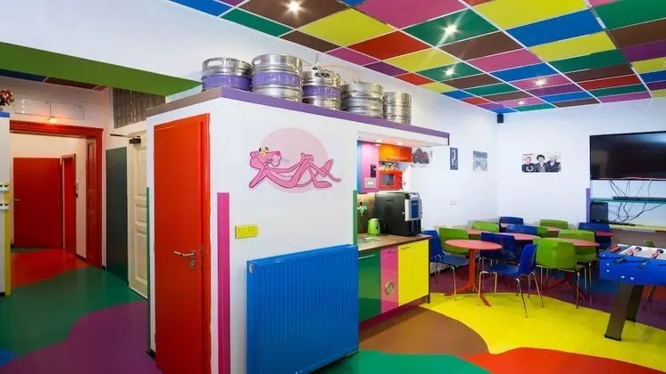 Design Tek Büyük Yataklı Oda (Red)