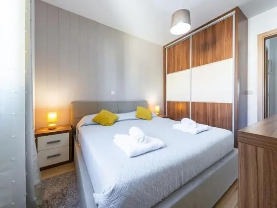 Apart Daire (One Bedroom Apartment with Balcony an)