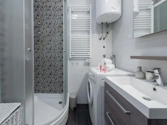 Apart Daire (One Bedroom Apartment with Balcony an)