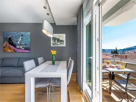 Apart Daire (One Bedroom Apartment with Balcony an)