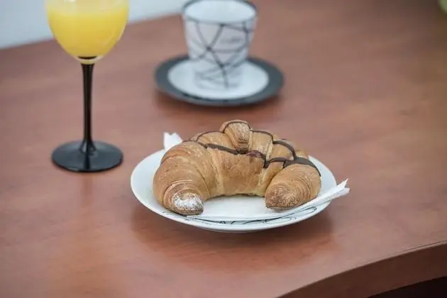 Odada yemek servisi