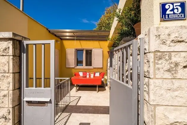 Apart Daire (Two Bedroom Apartment with Terrace)