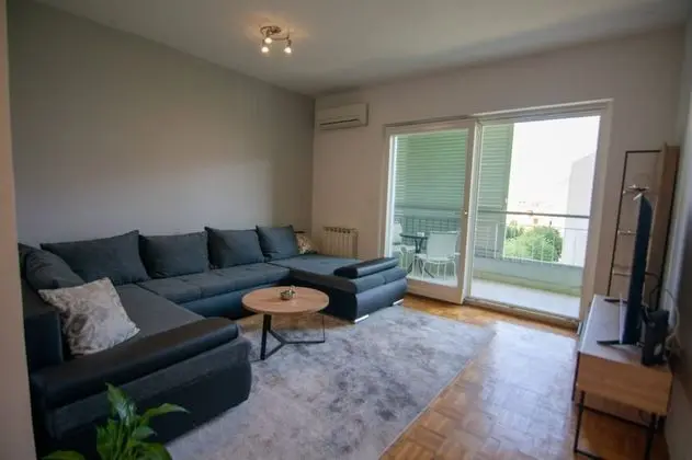 Family Apart Daire, 2 Yatak Odası, Balkon, Avlu Manzaralı