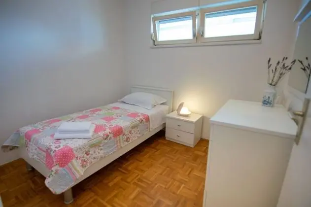 Family Apart Daire, 2 Yatak Odası, Balkon, Avlu Manzaralı