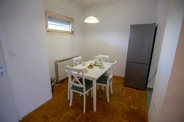 Family Apart Daire, 2 Yatak Odası, Balkon, Avlu Manzaralı