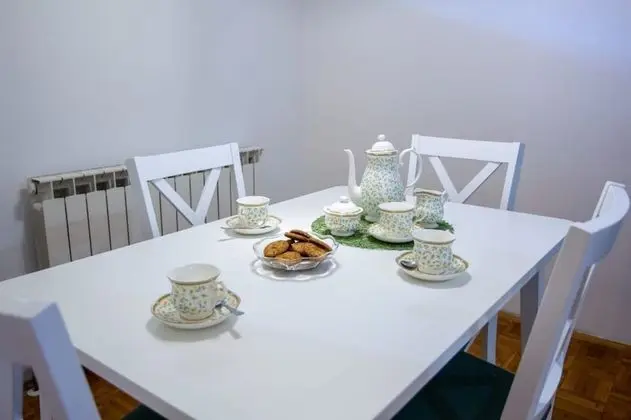 Family Apart Daire, 2 Yatak Odası, Balkon, Avlu Manzaralı