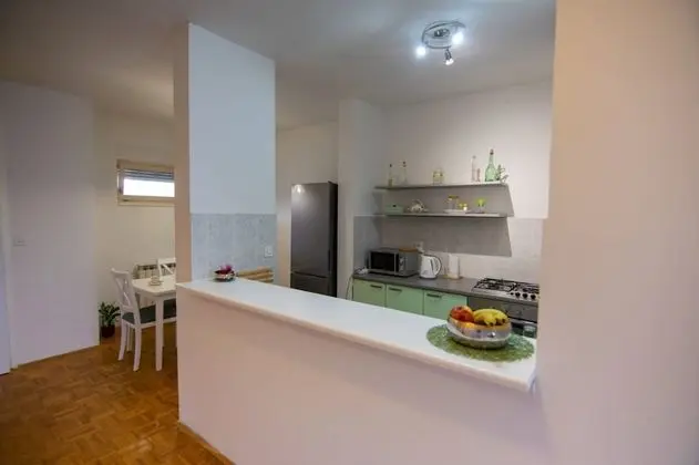 Family Apart Daire, 2 Yatak Odası, Balkon, Avlu Manzaralı