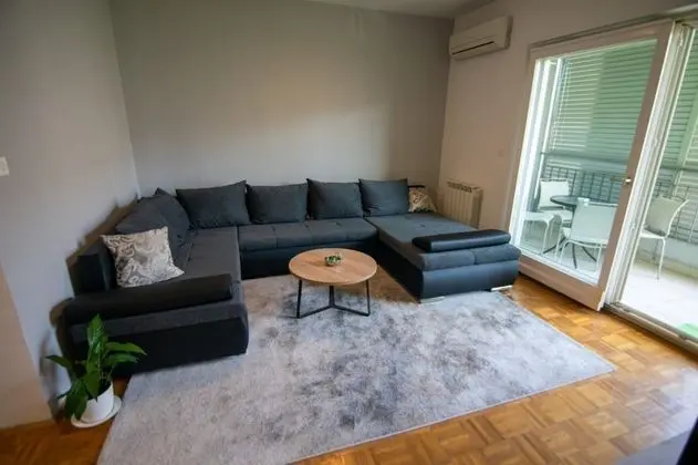Family Apart Daire, 2 Yatak Odası, Balkon, Avlu Manzaralı