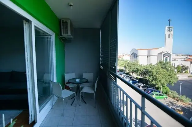 Family Apart Daire, 2 Yatak Odası, Balkon, Avlu Manzaralı