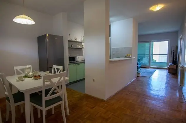 Family Apart Daire, 2 Yatak Odası, Balkon, Avlu Manzaralı
