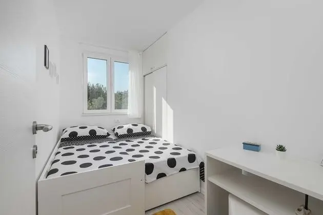 Apart Daire (2 Bedroom Apt with Balcony n Sea View)
