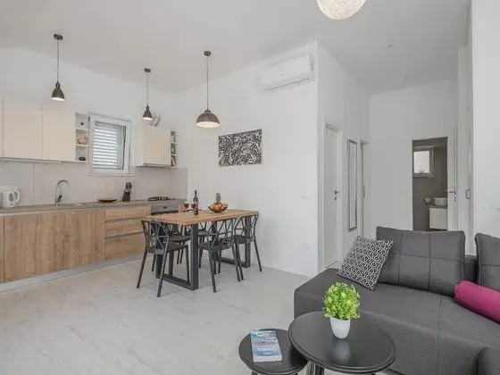 Apart Daire (2 Bedroom Apt with Balcony n Sea View)