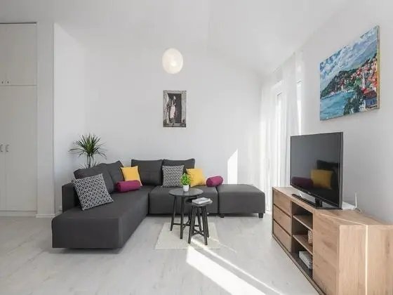 Apart Daire (2 Bedroom Apt with Balcony n Sea View)