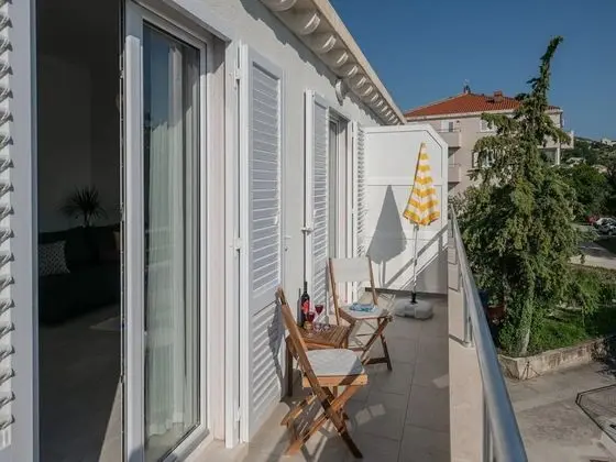 Apart Daire (2 Bedroom Apt with Balcony n Sea View)
