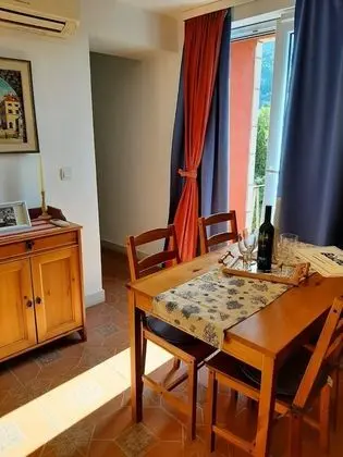Apart Daire (Two Bedroom Apartment with Balcony)