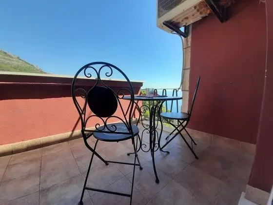 Apart Daire (Two Bedroom Apartment with Balcony)