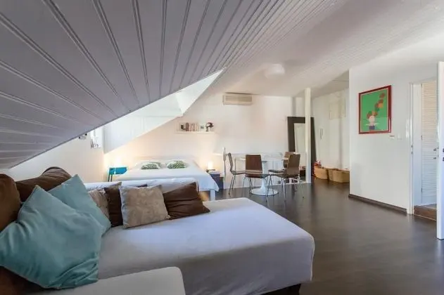 Stüdyo (Studio Apartment with City View)