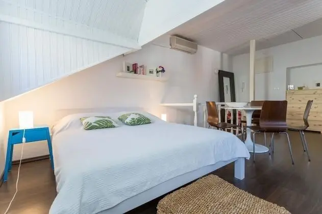 Stüdyo (Studio Apartment with City View)