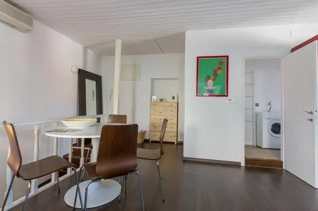 Stüdyo (Studio Apartment with City View)