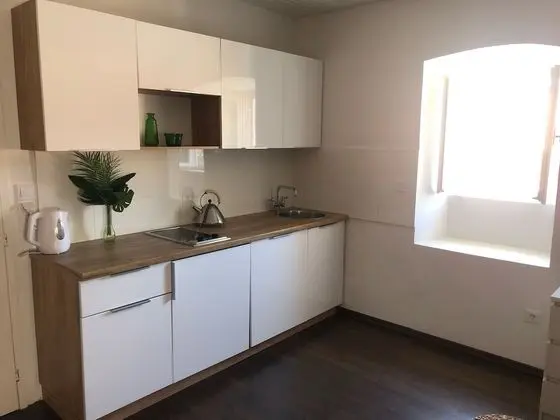 Stüdyo (Studio Apartment with City View)