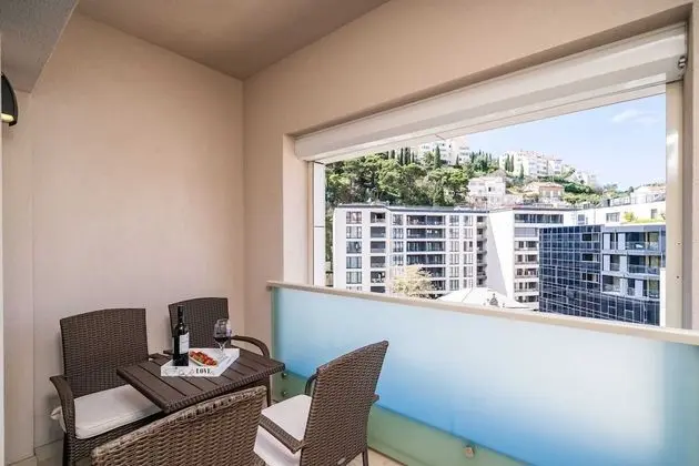 Apart Daire (Two Bedroom Apartment with Balcony)