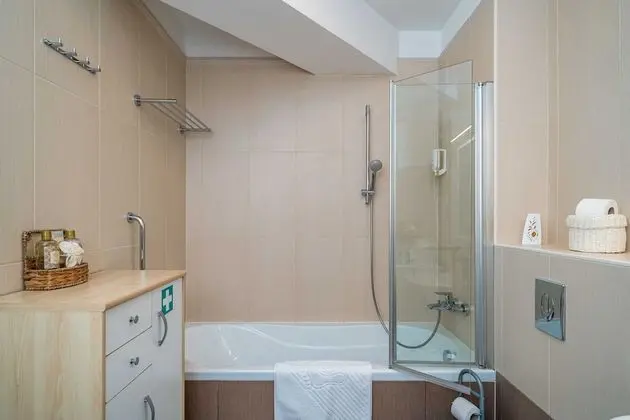 Apart Daire (Two Bedroom Apartment with Balcony)
