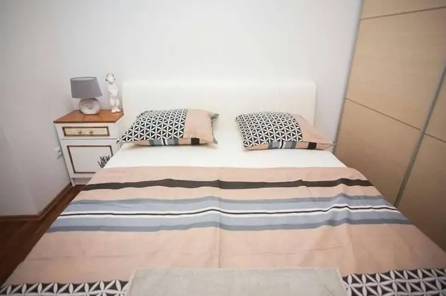 Apart Daire, 1 Çift Kişilik Yatak ve Çekyat