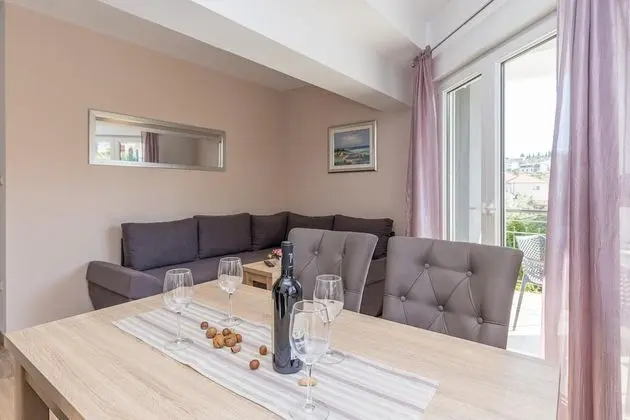 Family Apart Daire, 1 Çift Kişilik Yatak ve Çekyat, Bahçeli (Apartment Ela 220m from the beach)