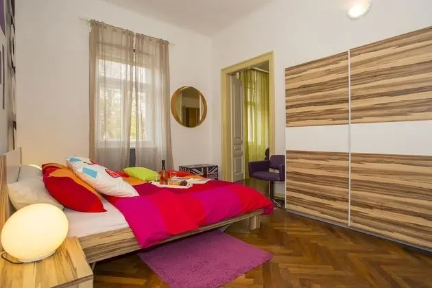 Apart Daire, 1 En Büyük (King) Boy Yatak ve Çekyat