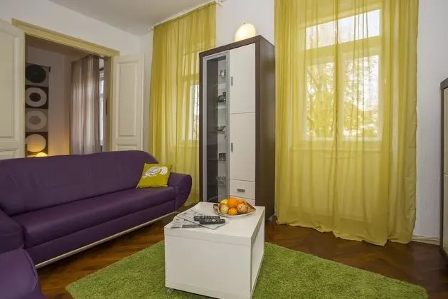 Apart Daire, 1 En Büyük (King) Boy Yatak ve Çekyat