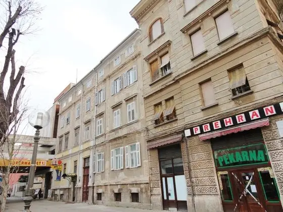 Apart Daire, 1 En Büyük (King) Boy Yatak ve Çekyat
