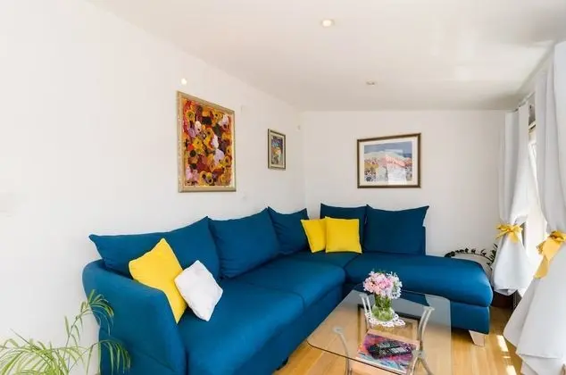 Apart Daire (Two Bedroom Apartment with Balcony an)