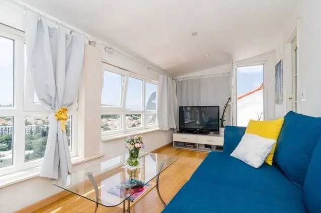 Apart Daire (Two Bedroom Apartment with Balcony an)