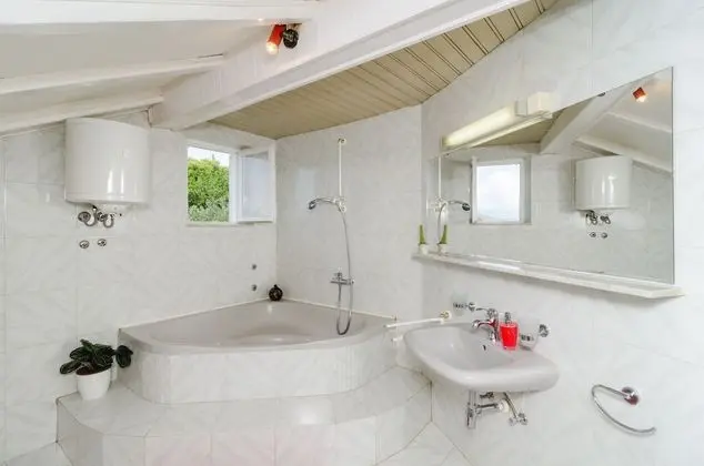 Apart Daire (Two Bedroom Apartment with Balcony an)