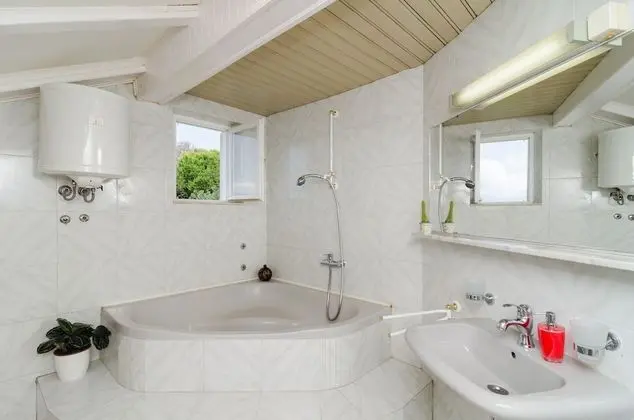 Apart Daire (Two Bedroom Apartment with Balcony an)