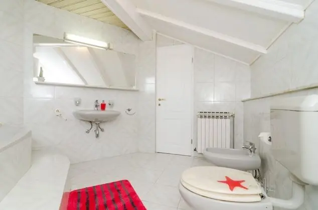 Apart Daire (Two Bedroom Apartment with Balcony an)