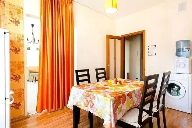 Apart Daire, 2 Yatak Odası (Malysheva, 4b- 79)