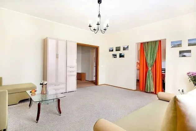 Apart Daire, 2 Yatak Odası (Malysheva, 4b- 79)