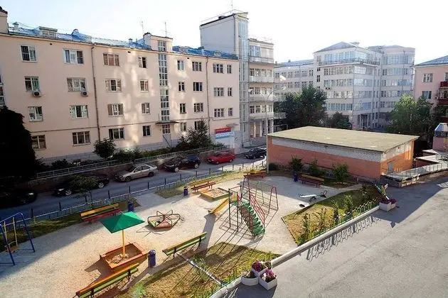 Apart Daire, 2 Yatak Odası (Malysheva, 4b- 79)