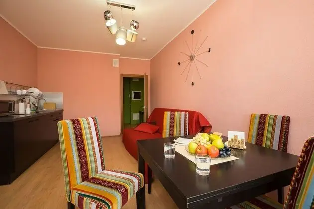 Apart Daire, 2 Yatak Odası (Moskovskaya, 77-206)