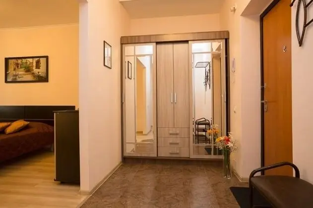 Apart Daire (Tsiolkovskogo, 29-499)