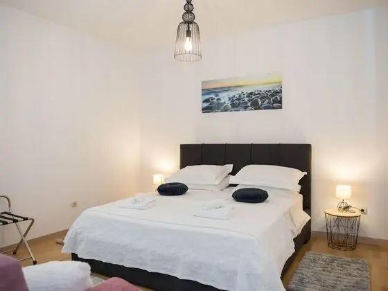 Apart Daire (Two-Bedroom Apartment with Terrace an)