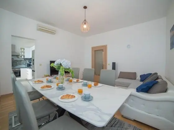 Apart Daire (Two-Bedroom Apartment with Terrace an)