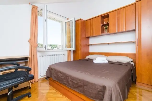 Apart Daire (Two Bedroom Apartment with Balcony)