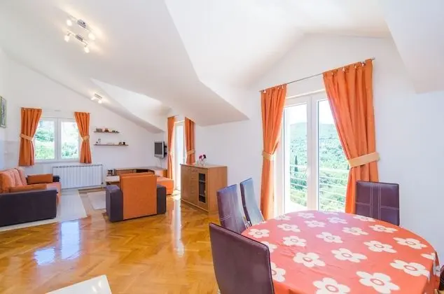 Apart Daire (Two Bedroom Apartment with Balcony)