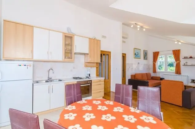Apart Daire (Two Bedroom Apartment with Balcony)
