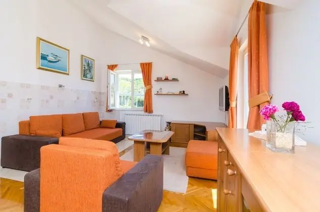 Apart Daire (Two Bedroom Apartment with Balcony)