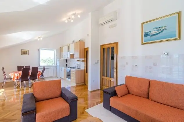 Apart Daire (Two Bedroom Apartment with Balcony)